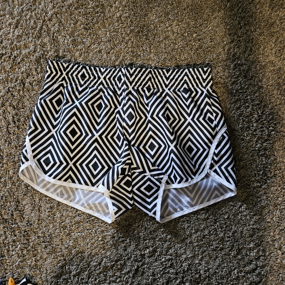 Athletic Works Black and White Geometric Women's Athletic Shorts